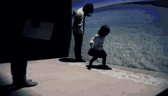 Immersive Games 3D Interactive Floor Projection System Software 28 Different High Resolution Effects Waterproof For Kids Play