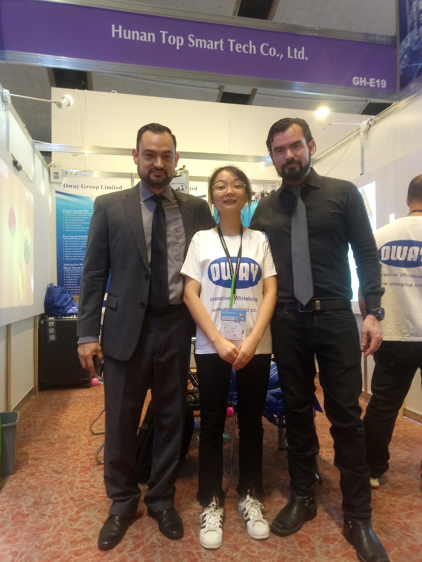 Mutil Finger Touch Large Screen Interactive Projection System Game for Kids and Adults Work With Windows and any Projectors