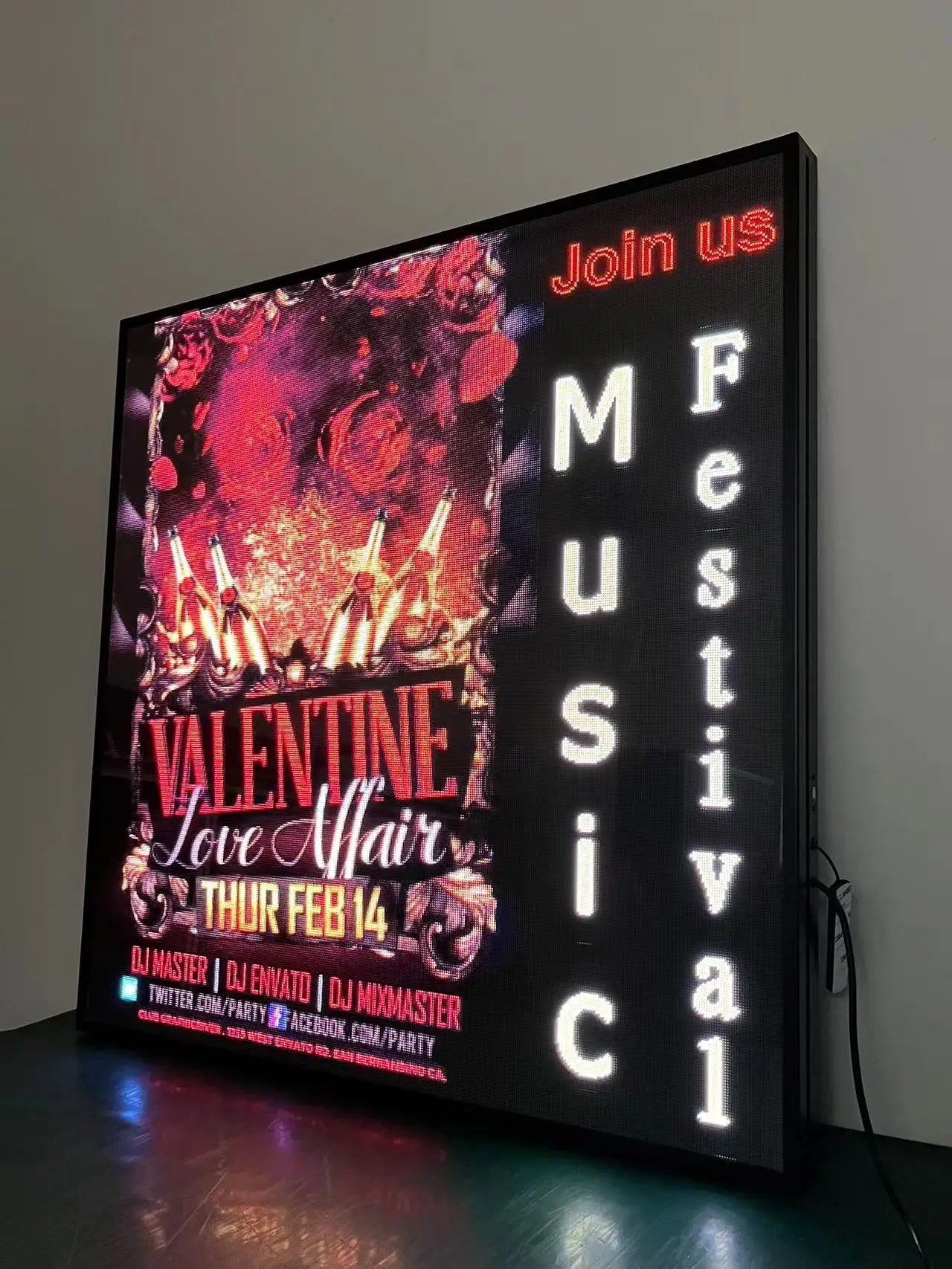 P2.5 39'' x 39'' Indoor High Definition LED Advertising Sign - Full Color LED Scrolling Sign WiFi Programmable Support Video