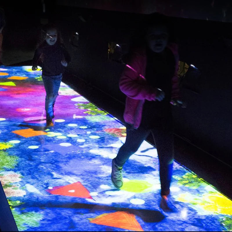 Magic Interactive Floor Projection Game System 28 Effect for Kids Amusement Center 3D Virtual Multiplayer 400Inches Touch Screen