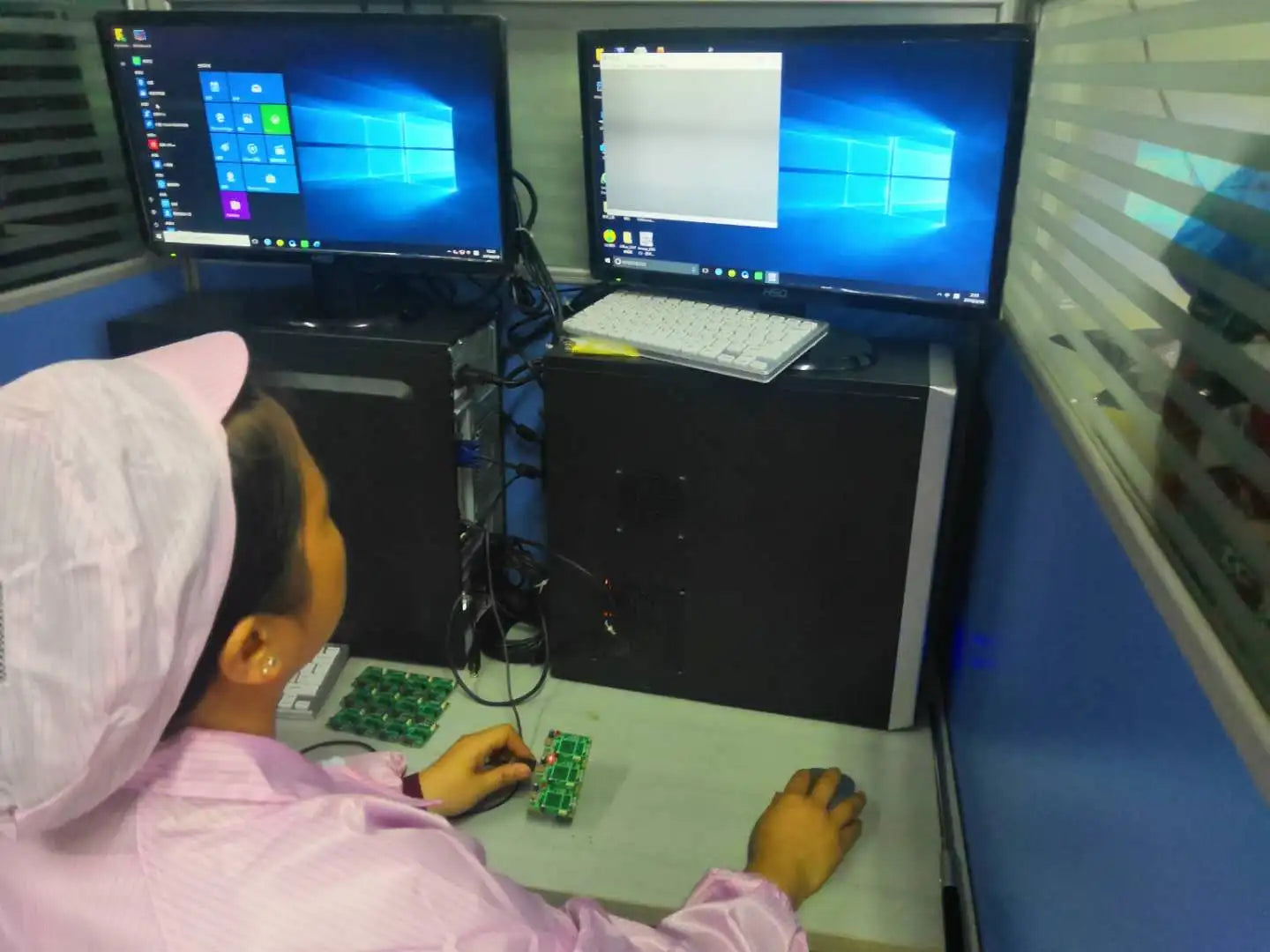 Immersive Games Laser Touch Virtual Screen With Interactive Projection System Multi Kids Playing Amusement Park 22 Wall Games