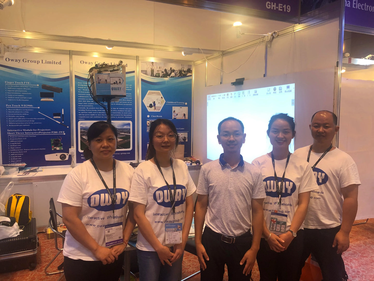 Mutil Finger Touch Large Screen Interactive Projection System Game for Kids and Adults Work With Windows and any Projectors