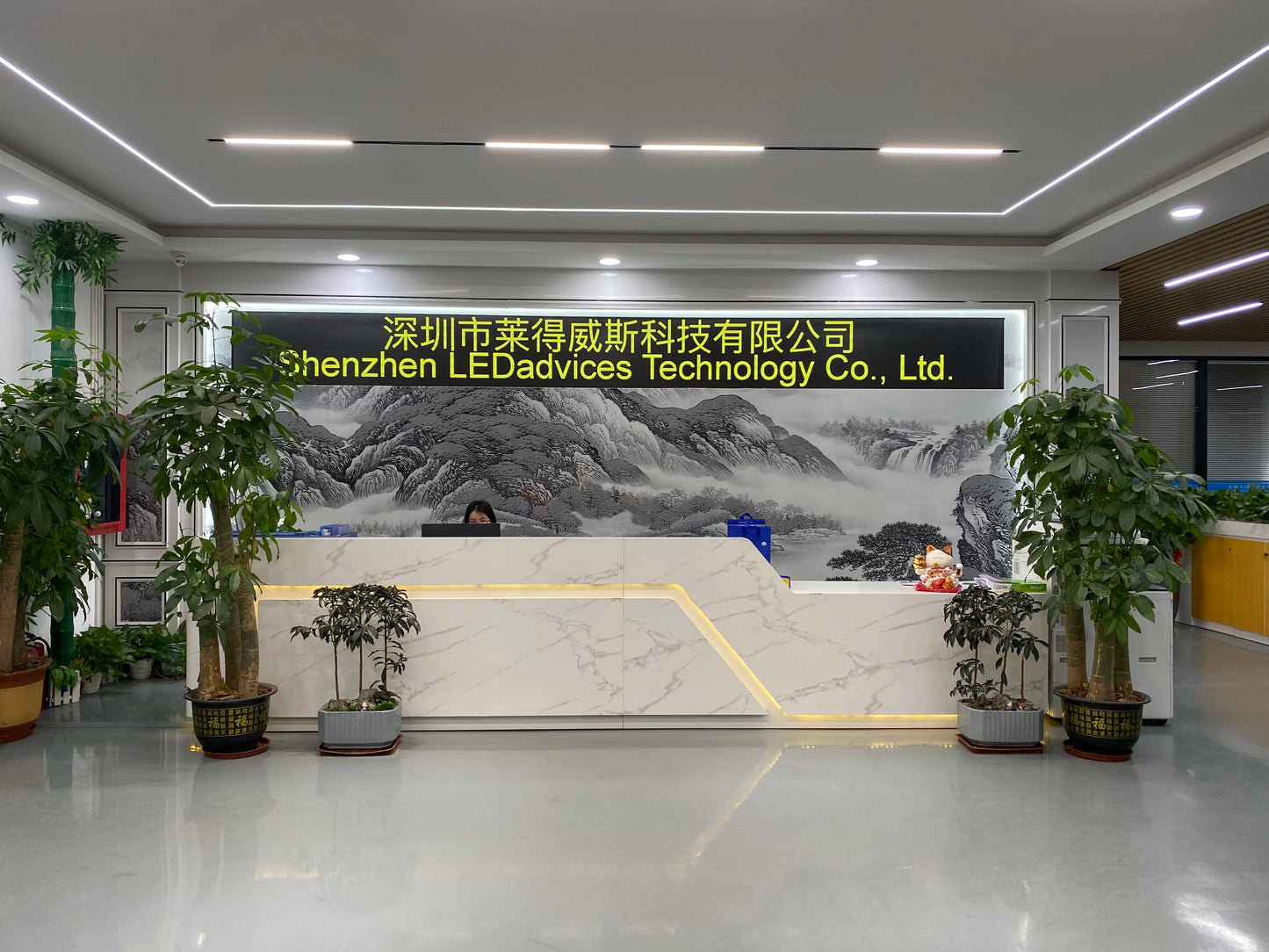 P10 LED Billboard Full Color RGB 1000*1000mm Cabinet Outdoor Advertising SMD HD 3840Hz IP65 Front Maintenance LED Display Wall